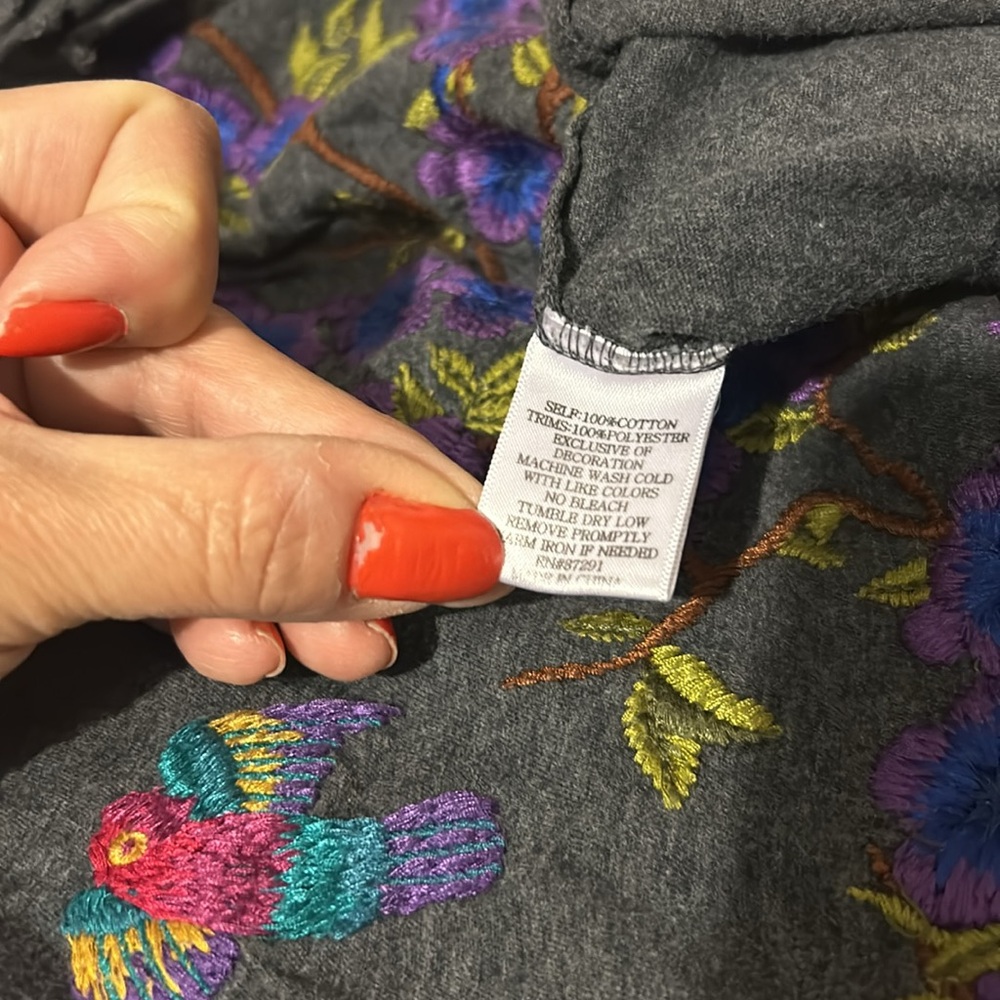 Johnny Was floral gray cotton ruffle embroidered long sleeve top soft casual - Picture 6 of 6